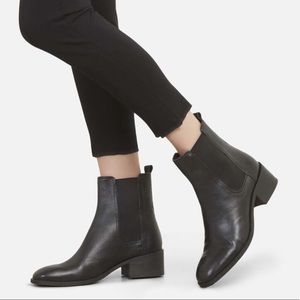 NWT Kenneth Cole Reaction Chelsea Flat Bootie